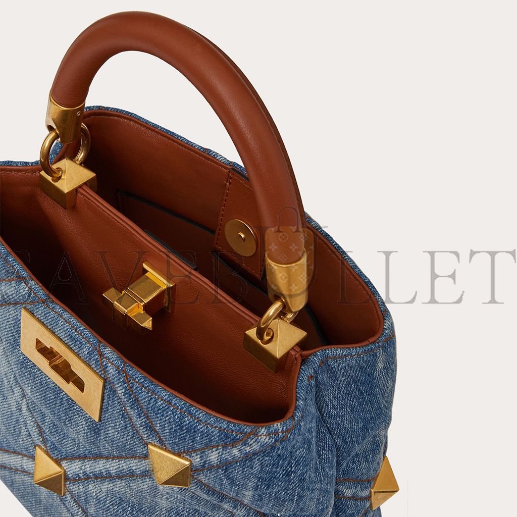 VALENTINO SMALL ROMAN STUD THE HANDLE BAG IN DENIM XW0B0I97HMR_F23 (21*17*14cm)